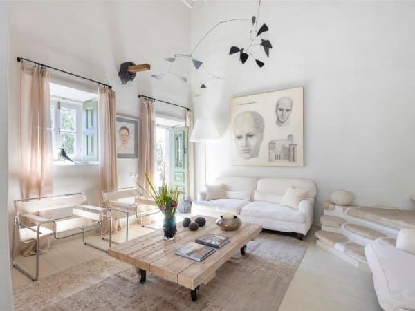 The luminous open-plan communal area on the main floor.